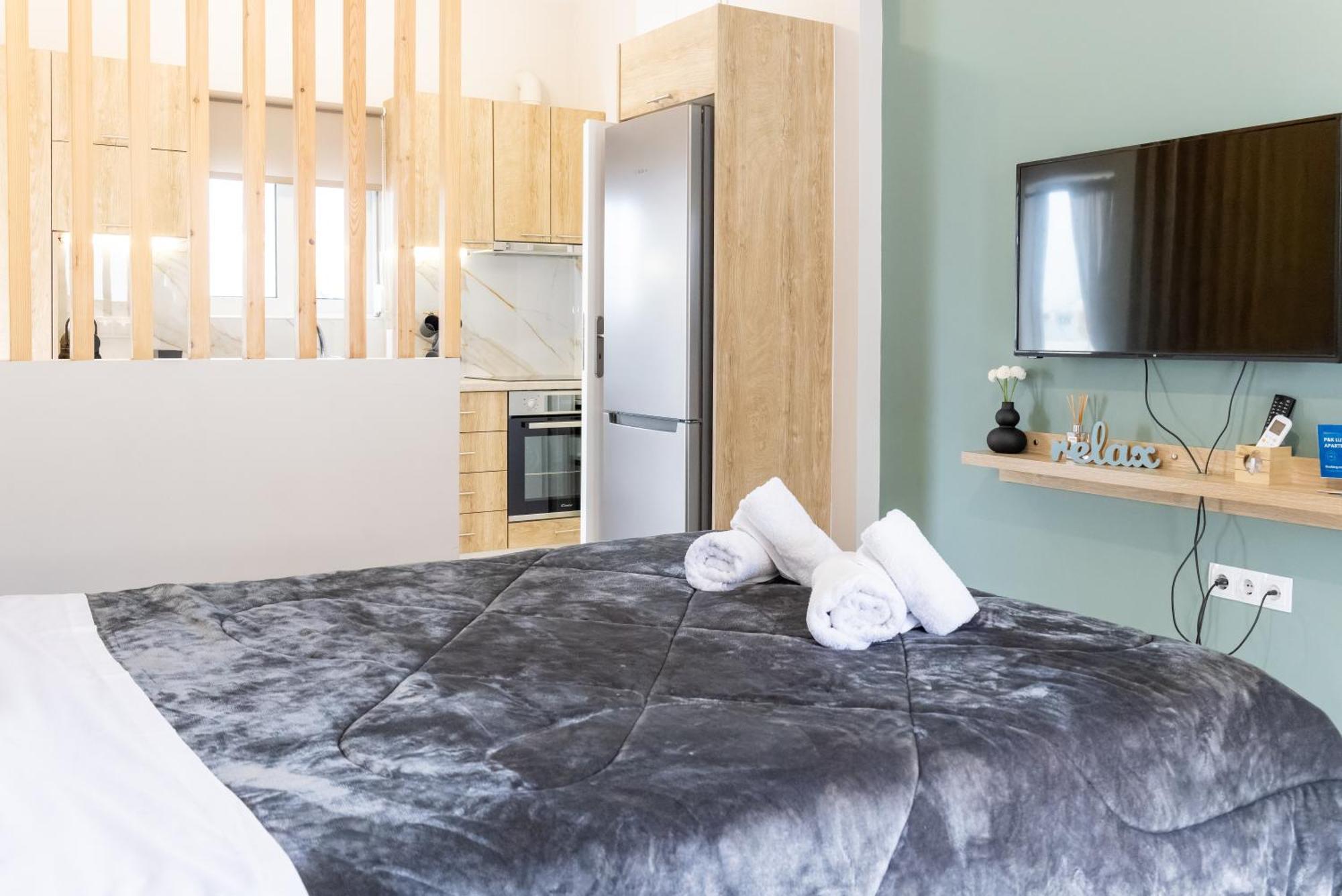 P&K Luxury Apartments 3 Kalamata Ngoại thất bức ảnh